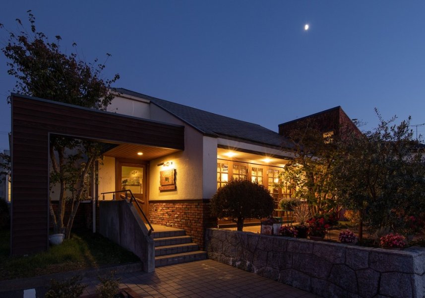 新鮮なサラダバーも大人気