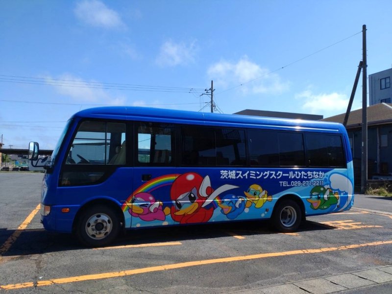 学童コースの送迎にスクールバスをご用意しております