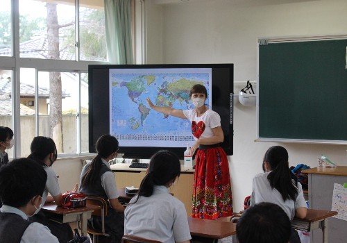 外国文化への理解を深めるワールドキャラバン