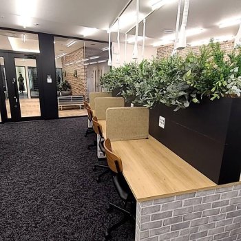 自習に集中できる環境。ソーシャルディスタンスも確保