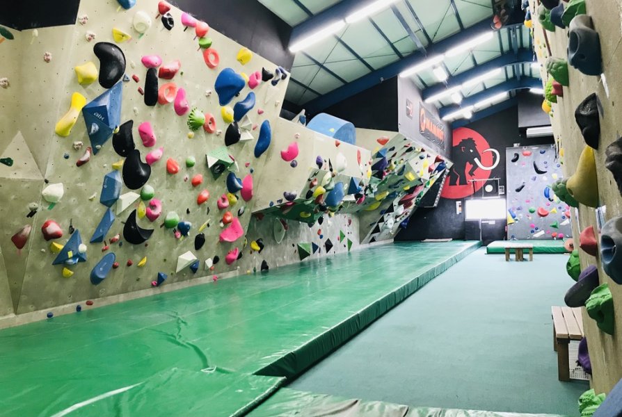 様々な壁があります。初心者から上級者まで楽しめます