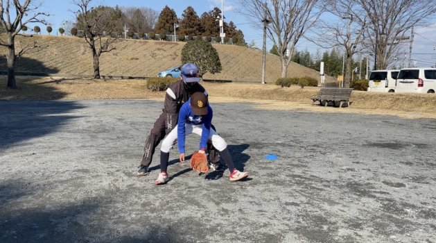 理論に基づき、個々の動作を子供が理解できるよう個別指導