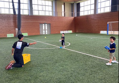 幼児クラス（３～５歳）でボールを使ったゲームで楽しむ♪