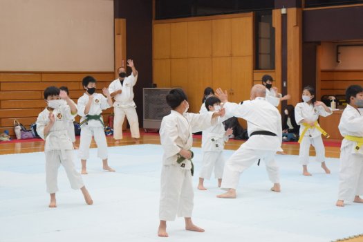 毎年4月に武道教室受講生を募集。空きがあれば、途中から参加可能